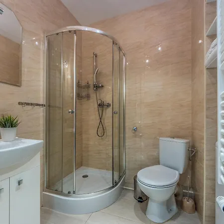Glow Apartments, Cztery Oceany